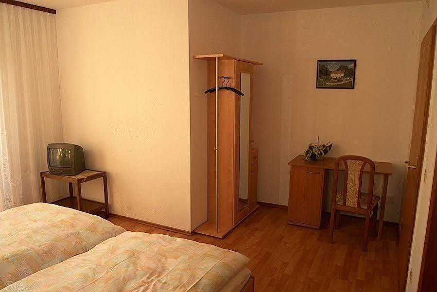 Am Flugplatz Hotell Hockenheim Eksteriør bilde