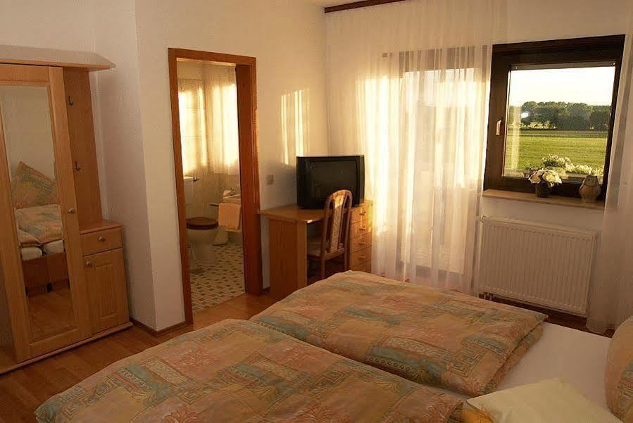 Am Flugplatz Hotell Hockenheim Eksteriør bilde